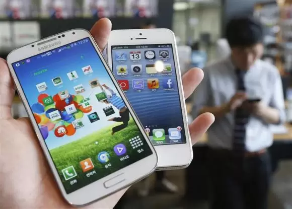 CEO Apple dan Samsung Akan Lakukan Mediasi Hak Paten 11 galaxy apple