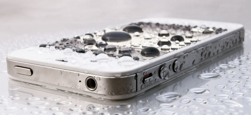 Tips: Menyelamatkan Smartphone yang Terendam Air 3 iphone tenggelem