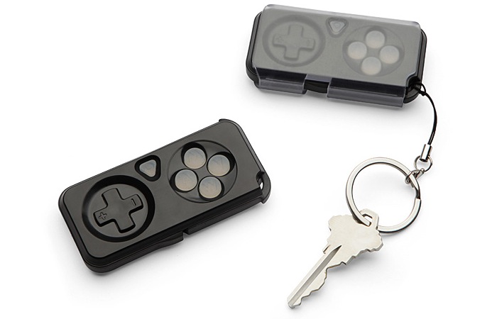 worlds smallest smartphone game controller1