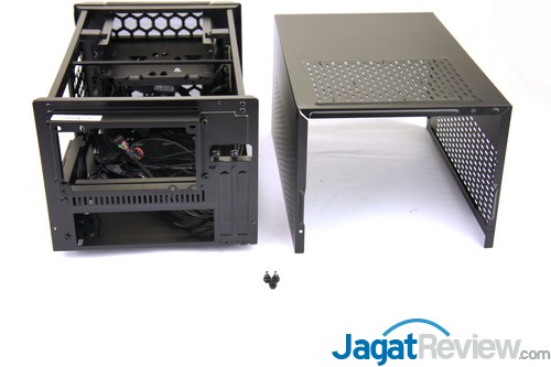 Hands-On Review Cooler Master Elite 130: Casing Mini-ITX Yang Mendukung Water Cooling Compact 10 Elite 130 dalam kondisi penutup casing terbuka.