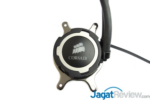 Review Corsair Hydro Series H105: Water Cooling dengan Penampilan Baru Dan Radiator Lebih Tebal 9 Mounting bracket AMD yang terpasang di waterblock.