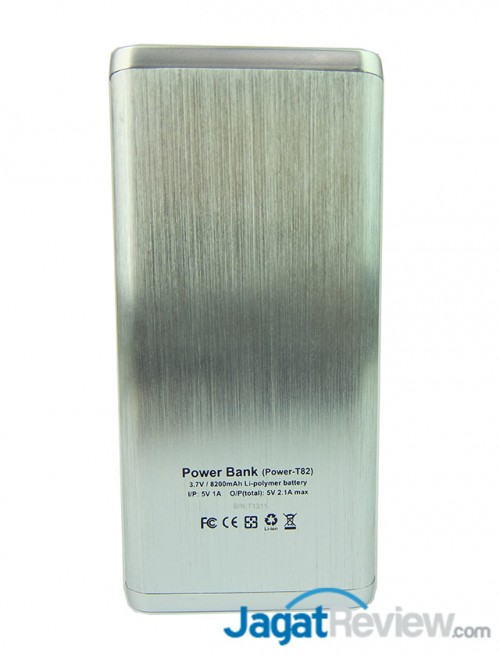 Review Power Bank PNY Power-T82: Desain Tipis dengan Daya Besar 4 tampak belakang
