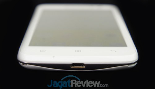 Review Lenovo A516: Smartphone Android Terjangkau Berdesain Premium 15 Lenovo A516 Slot dan Tombol 2
