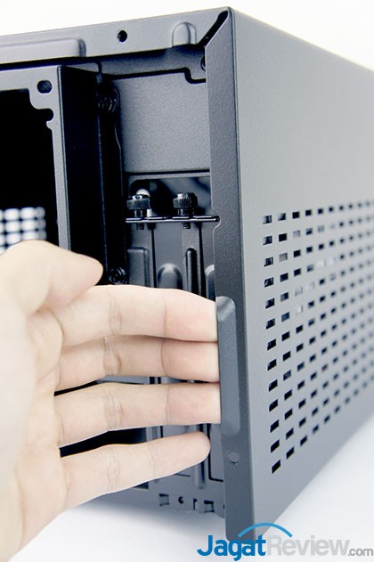 Preview Casing Cooler Master Elite 130 20 Ditarik ke belakang untuk membuka penutup casing