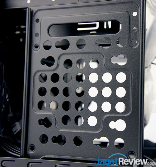 Preview Casing Cooler Master Elite 130 24 Tempat HDD 2