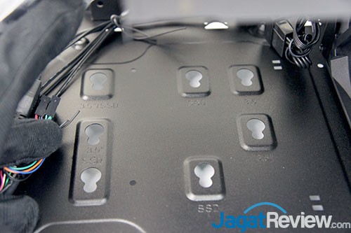 Preview Casing Cooler Master Elite 130 22 Tempat HDD 1