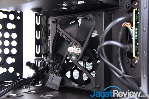Preview Casing Cooler Master Elite 130 32 Kipas pada bagian depan