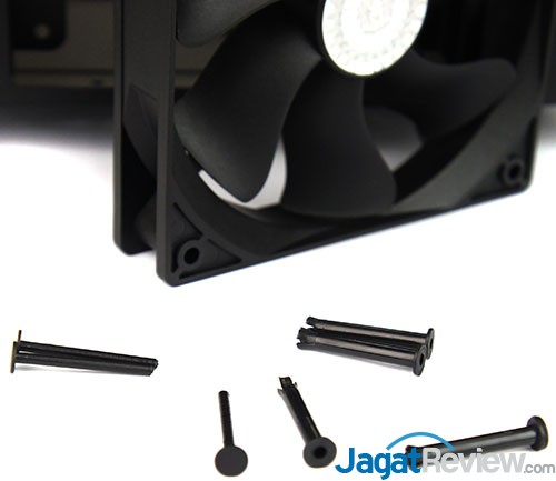 Preview Casing Cooler Master Elite 130 35 Fan terikat menggunakan sebuah baut pengikat khusus