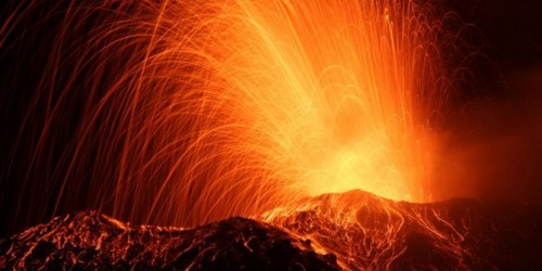 Telekomunikasi Terganggu Akibat Gunung Kelud Meletus 1 gunung