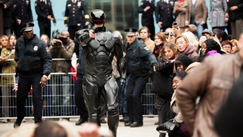 Weekend Box Office: The LEGO Movie Masih Mendominasi 2 robocop-2014-movie-review-22-970x548-c