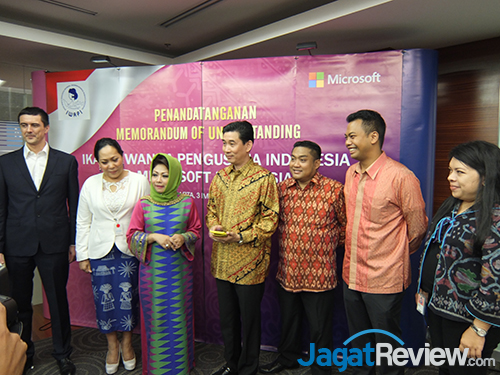 Microsoft Bekerja Sama dengan IWAPI sebagai Kontribusi untuk Peningkatan Produktivitas Kerja 5 DSCF0444
