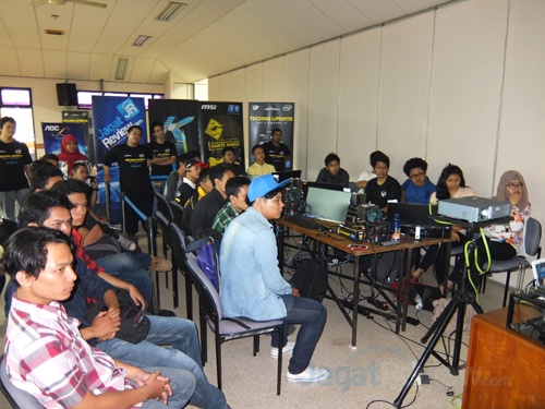 Techno Update 2014: 15 Mahasiswa Mengikuti Sesi Workshop Overclocking 20 DSCF2229
