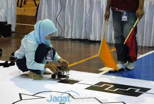 E-TIME 2014: Pameran dan Kompetisi Teknologi Tingkat Nasional 4 E-TIME 2014 PNJ (4)