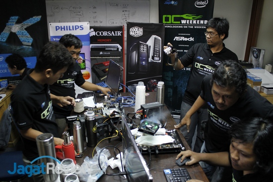 Turnamen Mini di OC Weekend: ASRock 22 OC Weekend 232