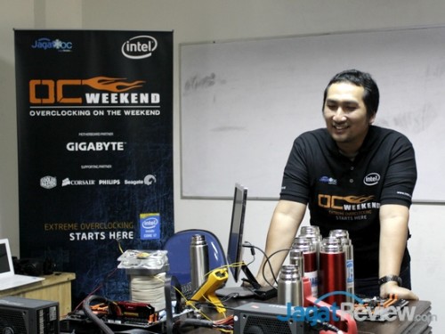 Dedy Irvan, direktur Jagat Review, membuka acara dengan sebuah sambutan singkat.