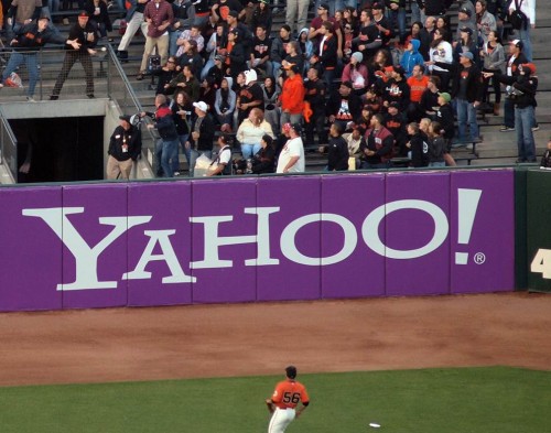 Berapa Banyak Pengunjung Yahoo di Indonesia? 1 Yahoo2