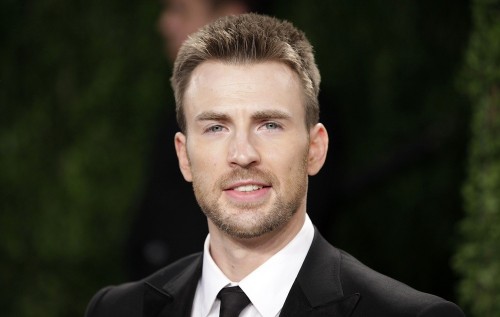 Chris Evans Siap untuk  2013 Vanity Fair Oscar Party at Sunset Tower - Arrivals