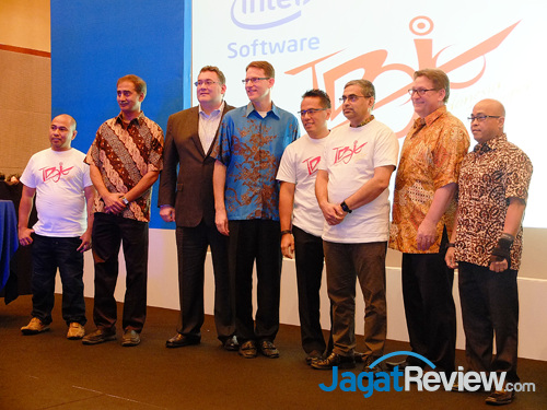 Ajang Unjuk Gigi Teknologi Generasi Terbaru dari Intel Kembali Digelar 2 intel crew