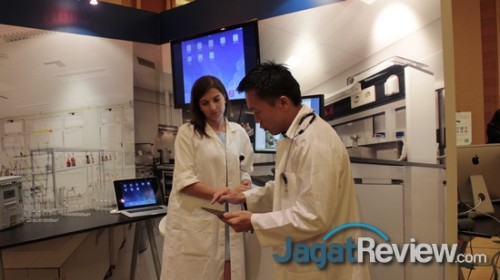 VMware Hadirkan Horizon 6: Solusi Aplikasi dan Virtual Desktop Tercanggih 2 Demo akses virtual desktop melalui tablet.