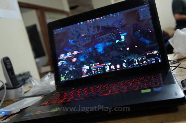 Bermain Game dengan Laptop: Lenovo IdeaPad Y410P! 10 Lenovo IdeaPad Y410P 4