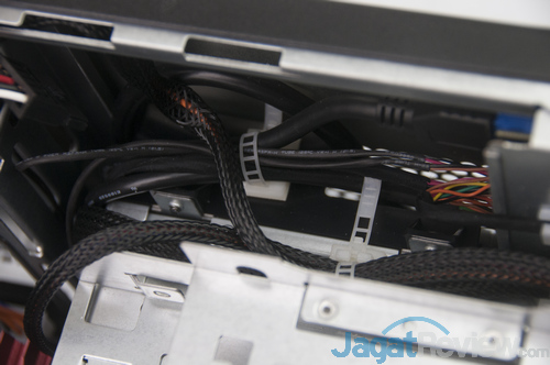 MSI_Nightblade_InsideDetail_ZipTied