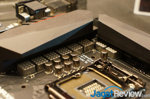 Preview Singkat Motherboard ASUS ROG Maximus VII Ranger 22 MaximusVIIRanger_03