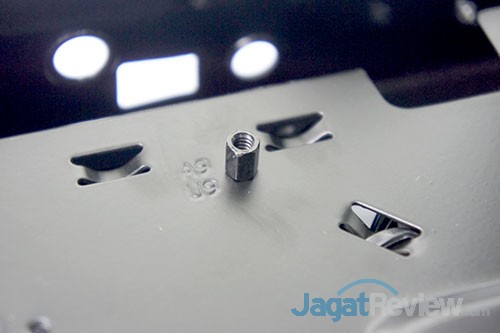 Hands-On Review Casing Special Edition: NZXT Phantom 410 Chimera! 11 Hasil pemasangan Stand-Off