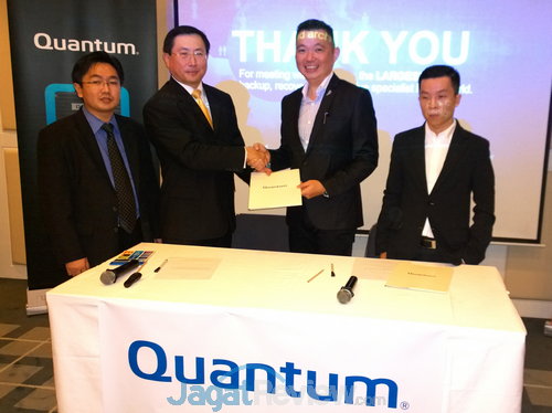 Quantum Gandeng ECS Indo Jaya Sebagai Distributor di Indonesia 9 WP 20140415 0081