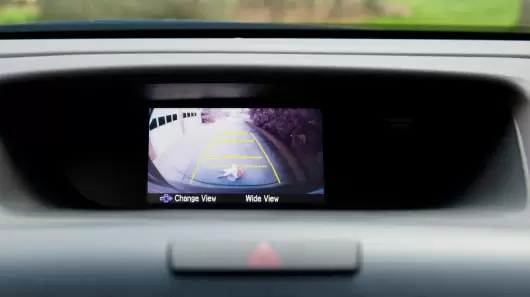 Tahun 2018, Semua Mobil di USA Wajib Pasang Kamera Belakang 7 rearview camera law