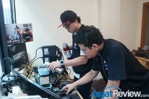 Overclocking Review: ASUS ROG Rampage IV Black Edition 4 rivbe_4wayExtreme5s