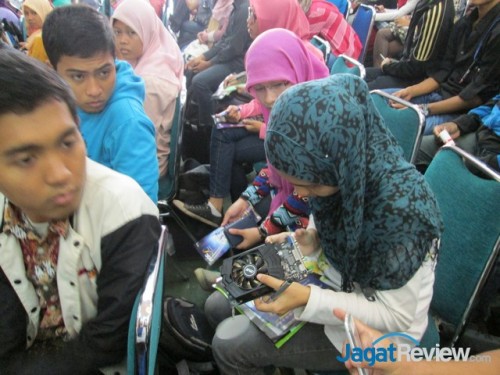 Techno Update 2014 Bekasi: Pengenalan Ragam Teknologi Terbaru 18 technoupdatebekasi23