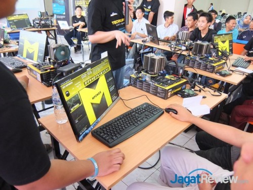 Techno Update 2014: Para Peserta Antusias dengan Workshop Ovecloking 4 workshoptechnoupdatebekasi3