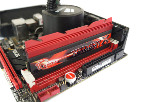 Hands-On Review: Overclocking G.Skill TridentX DDR3-2933Mhz 16GB (4x4GB) Kit 25 DSC07998s