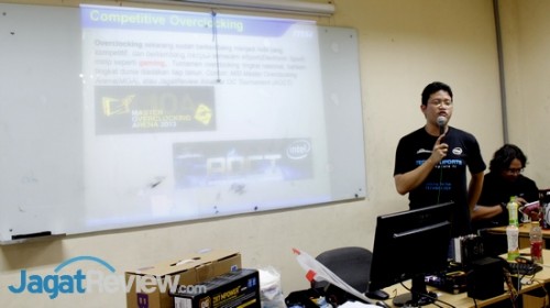Merasakan Sensasi Overclocking Kompetitif di Techno Update 5 Alva juga memberikan gambaran terkait overclocking kompetitif dengan memperkenalkan turnamen overclocking tahunan.