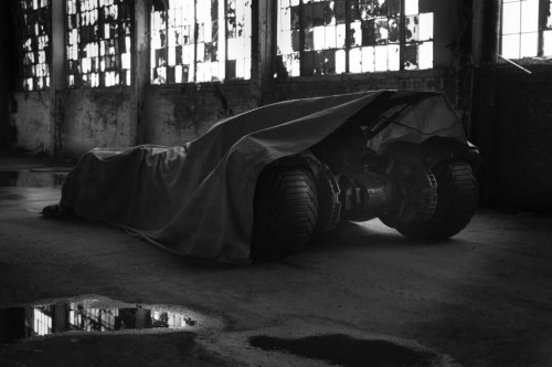 Zack-Snyder-Batman-vs-Superman-Batmobile-Tease
