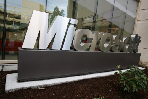 Microsoft Bangun Laboratorium Rahasia 1 microsoft-logo-sign-outside-hq-flickr