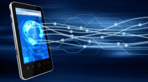 Operator Australia Uji Coba Jaringan LTE-A Berkecepatan 450 Mbps 1 telstra-employee-enjoying-4g-lte-speeds-by-the-beach