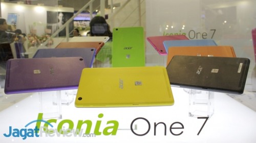 Acer - Computex 2014 - 02 - Iconia One 7