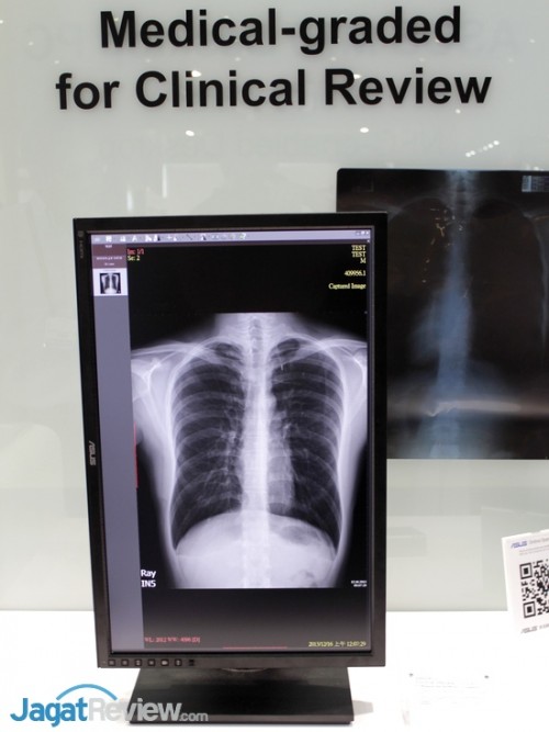 Asus Tampilkan Jajaran Monitor Berkemampuan Khusus di Computex 2014 2 Asus - Computex 2014 - 32 (HA2402)