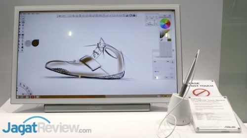 Asus Tampilkan Jajaran Monitor Berkemampuan Khusus di Computex 2014 5 Asus - Computex 2014 - 35 (PT201Q)