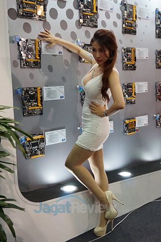 Booth Babes Computex 2014: PART 6 3 Booth Babes Computex 2014 - BIOSTAR mobo
