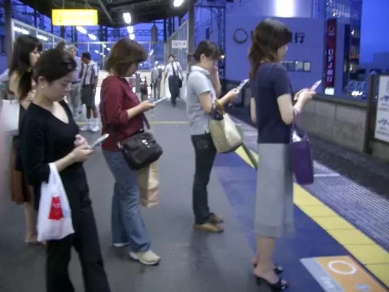 China Segera Pimpin Pasar Ponsel Dunia 1 Chinese Mobile Phone Users
