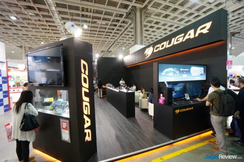 Computex 2014 Booth Raid: Cougar 1 bagian depan booth Cougar
