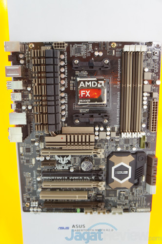 AMD Computex 2014 Booth Raid Part 1: Desktop 10 DSC08933s