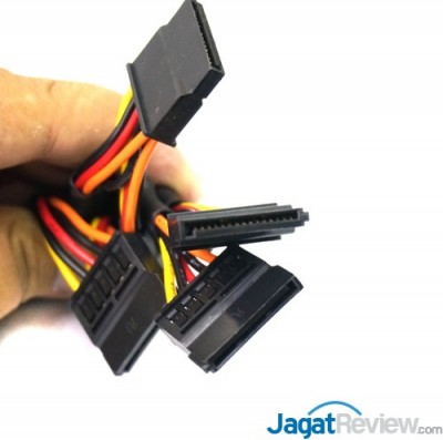 Hands-On Review: FSP Hyper 700W 6 SATA