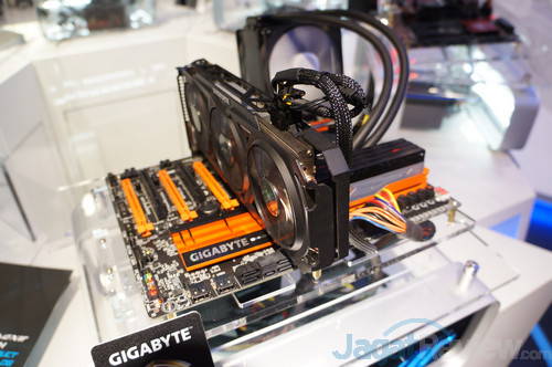 Computex 2014 Booth Raid: Avexir 4 DSC09248s