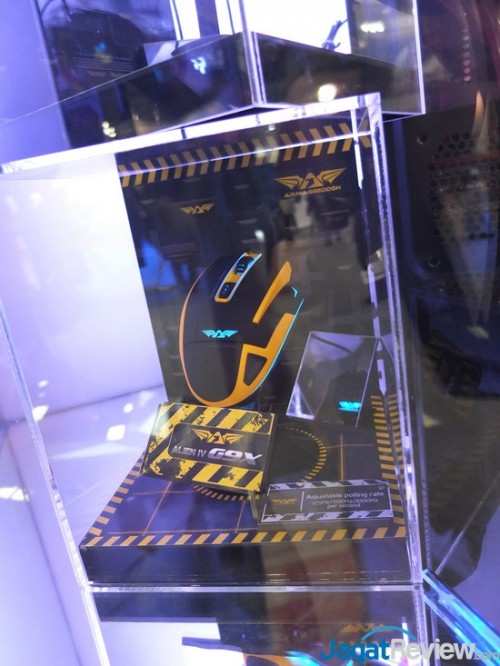 Computex 2014 Booth Raid: Armageddon, Power Logic, dan Sonic Gear 12 DSCF5854