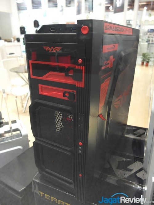 Computex 2014 Booth Raid: Armageddon, Power Logic, dan Sonic Gear 4 DSCF5857