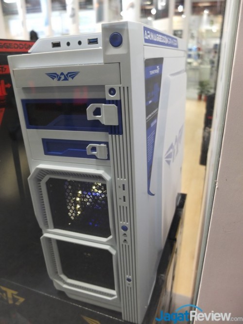 Computex 2014 Booth Raid: Armageddon, Power Logic, dan Sonic Gear 5 DSCF5858