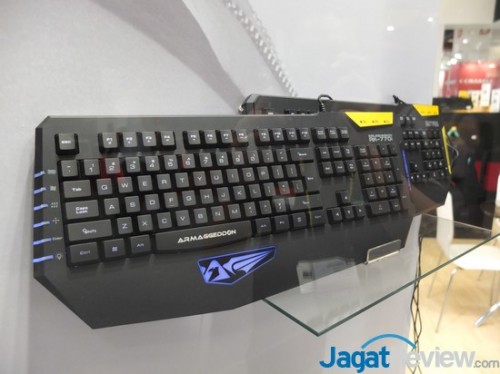 Computex 2014 Booth Raid: Armageddon, Power Logic, dan Sonic Gear 10 DSCF5865